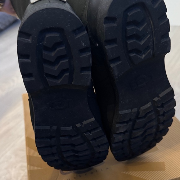 UGG Black Boots with Cream Shearling - Picture 5 of 8